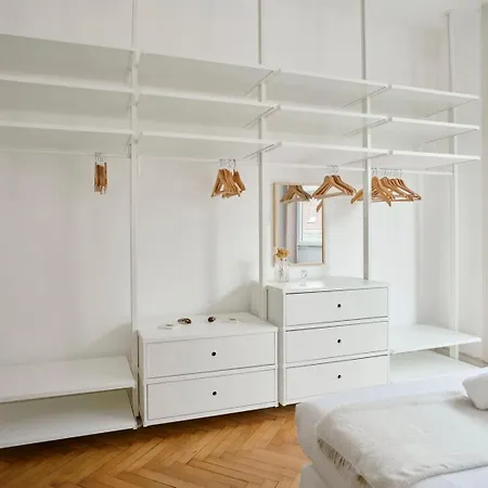 Apartment Character 2-bedroom In The Center